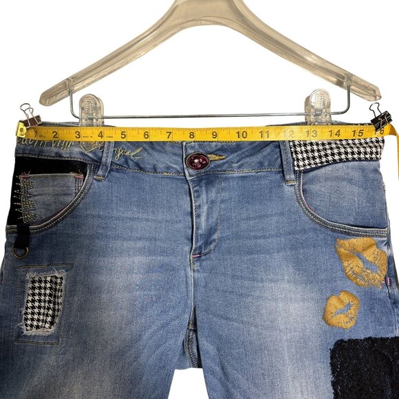 Desigual Womens Patchwork Embroidered Denim Shorts 32 EU/MEX 31 Mid-Rise Unique - Picture 6 of 8
